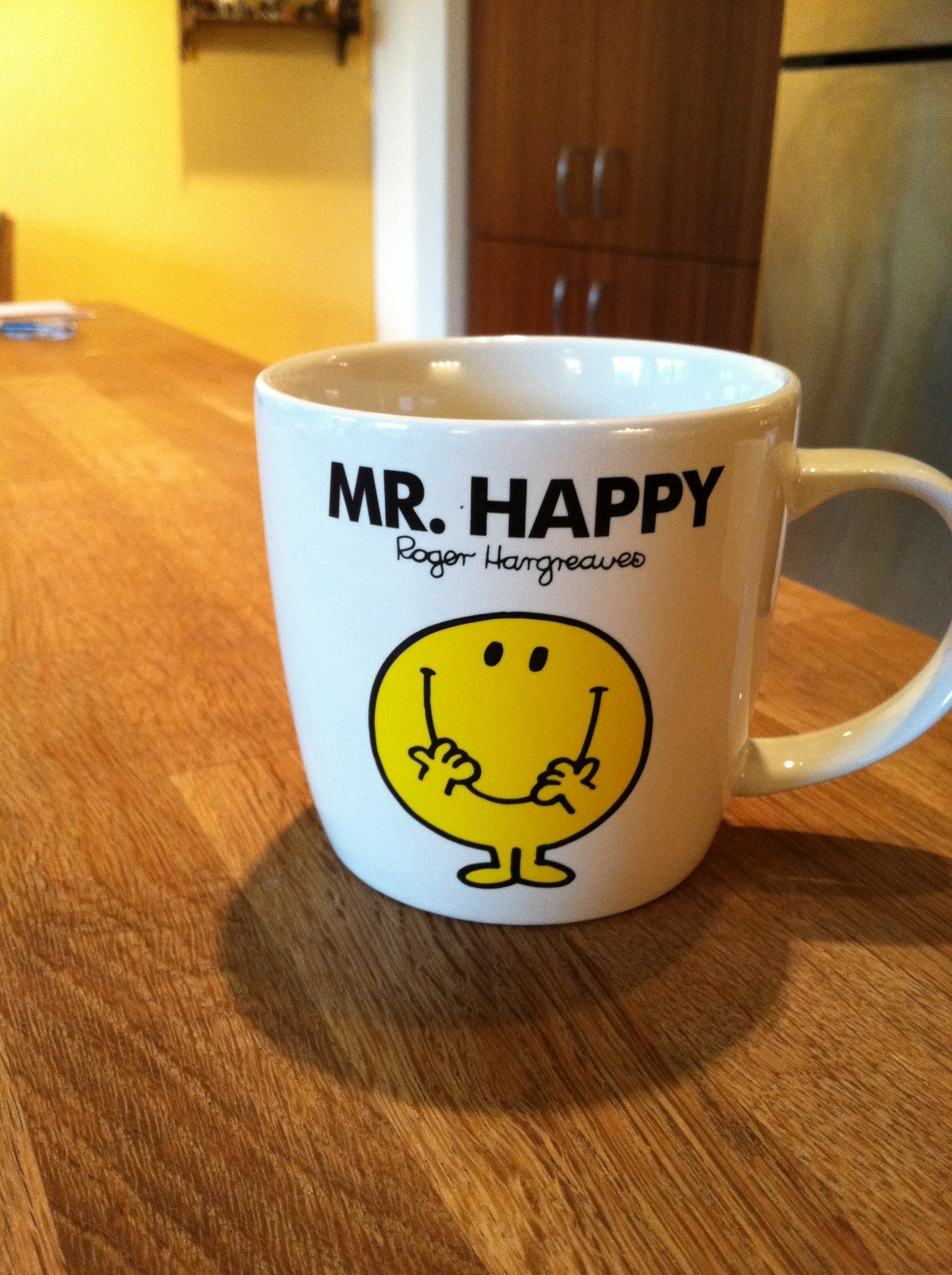 Be happy mr. Кружка Happy smile. Mr Happy. OMG Coffee Хэппи лайфстайл.